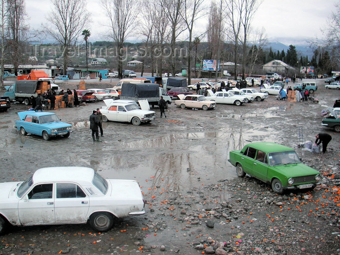 abkhazia1: Abkhazia - Abkhazia - Psou / Russian border: impovised market - car boot sales (photo by A.Kilroy) - (c) Travel-Images.com - Stock Photography agency - Image Bank