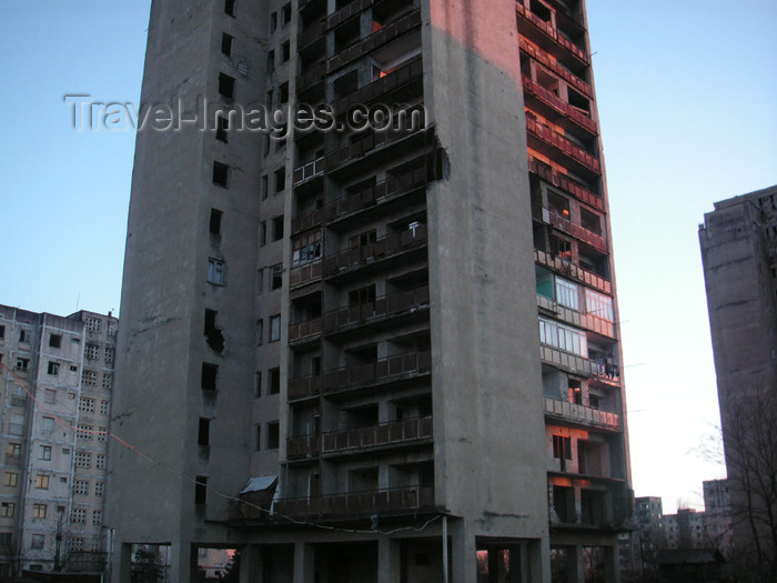 abkhazia21: Abkhazia - Sukhumi: apartment tower (photo by A.Kilroy) - (c) Travel-Images.com - Stock Photography agency - Image Bank