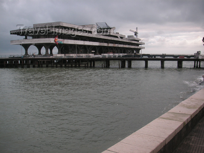 abkhazia6: Abkhazia - Sukhumi: sea terminal - over the Black Sea (photo by A.Kilroy) - (c) Travel-Images.com - Stock Photography agency - Image Bank