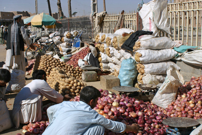 afghanistan20: Afghanistan - Herat - vegetables sold in front of the citadel - photo by E.Andersen - (c) Travel-Images.com - Stock Photography agency - Image Bank