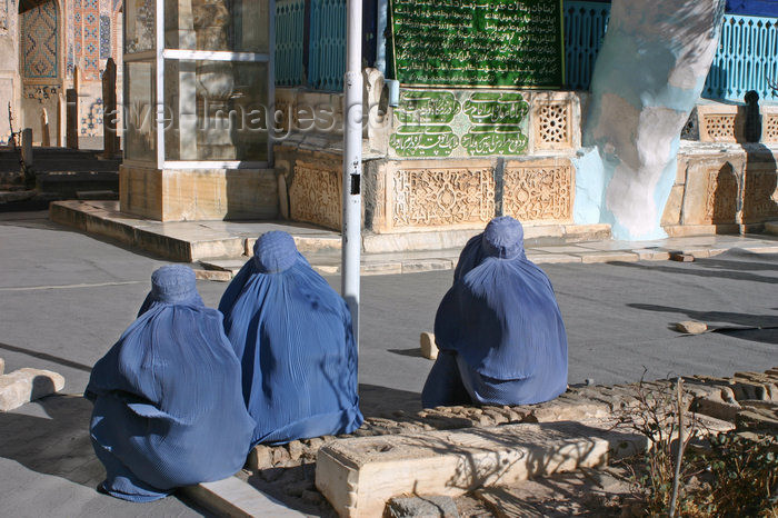 afghanistan21: Afghanistan - Herat - women at the mosque - photo by E.Andersen - (c) Travel-Images.com - Stock Photography agency - Image Bank