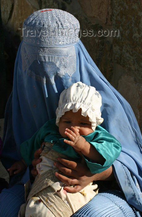 afghanistan27: Afghanistan - Herat province - mother and child, both tradionally dressed - burka - photo by E.Andersen - (c) Travel-Images.com - Stock Photography agency - Image Bank