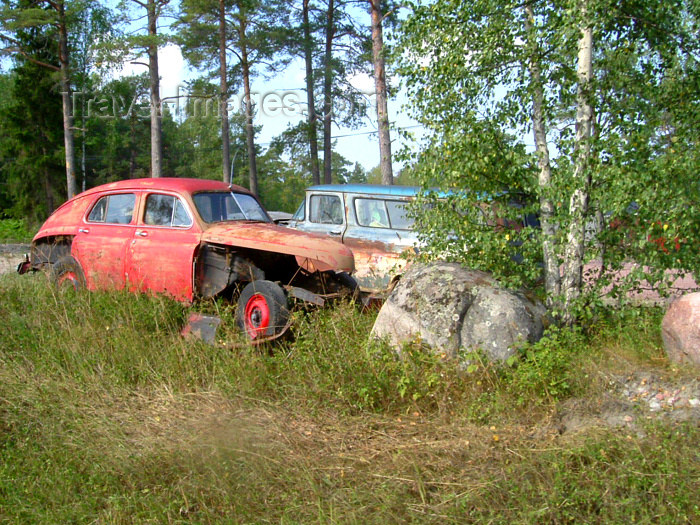 aland3: Åland Islands - Fasta Åland - remains of Soviet GAZ M-20 "Pobeda" and US Ford - photo by P&T Alanko - (c) Travel-Images.com - Stock Photography agency - Image Bank