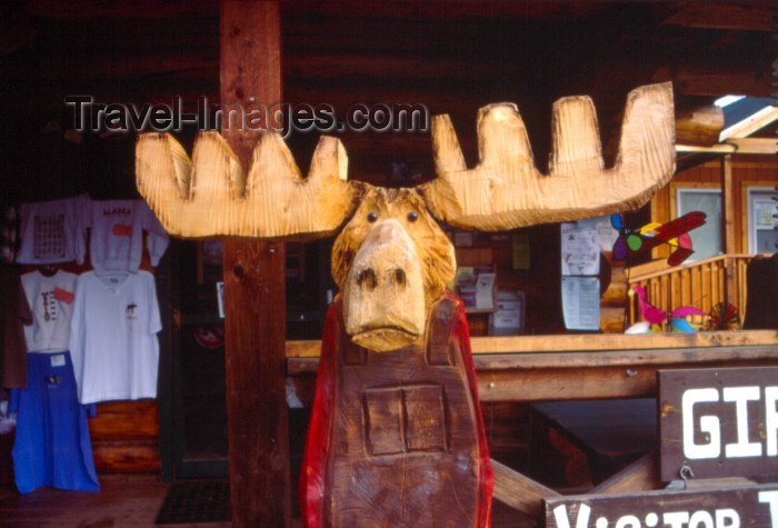 alaska10: Alaska - Talkeetna / TKA: wooden moose at the visitors center (photo by F.Rigaud) - (c) Travel-Images.com - Stock Photography agency - Image Bank