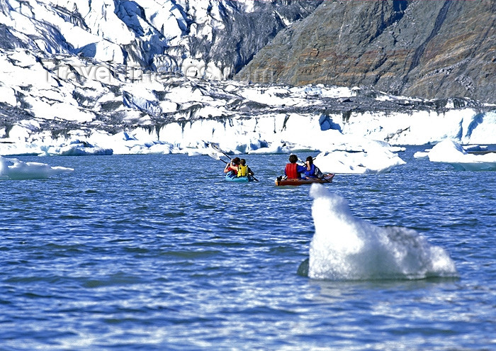 alaska105: Alaska - Juneau: kayaking - Menden Hall glacier (photo by A.Walkinshaw) - (c) Travel-Images.com - Stock Photography agency - Image Bank