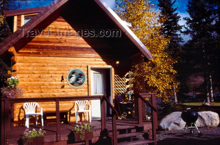 alaska11: Alaska - Anchorage / ANC: Alaskan dacha - rural timber cabin - photo by F.Rigaud - (c) Travel-Images.com - Stock Photography agency - Image Bank