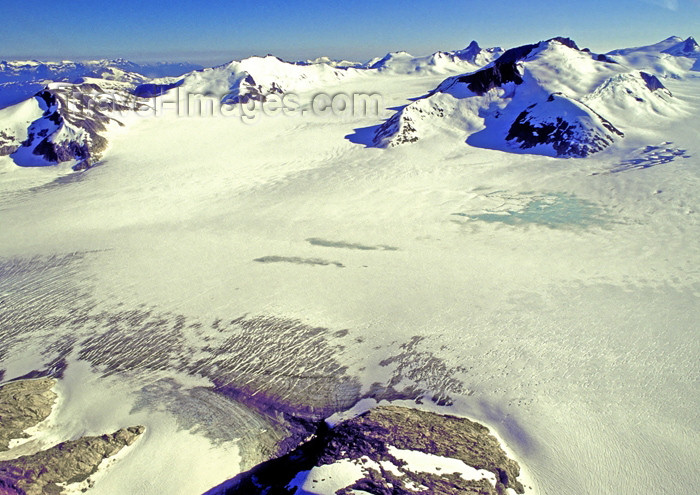 alaska123: Alaska - Glacier Bay NP: snow covered mountain tops (photo by A.Walkinshaw) - (c) Travel-Images.com - Stock Photography agency - Image Bank