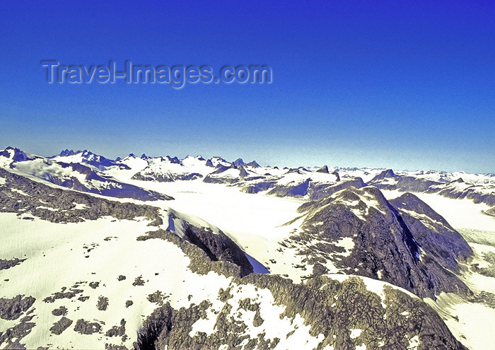 alaska126: Alaska - Glacier Bay NP: mountain tops - sierra - photo by A.Walkinshaw - (c) Travel-Images.com - Stock Photography agency - Image Bank