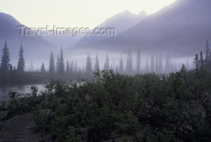 alaska148: Brooks range, Alaska: misty morning - photo by E.Petitalot - (c) Travel-Images.com - Stock Photography agency - Image Bank