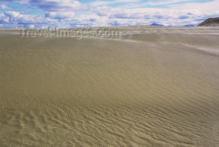 alaska156: Brooks range, Alaska: the windy Kobuk sand dune desert - photo by E.Petitalot - (c) Travel-Images.com - Stock Photography agency - Image Bank