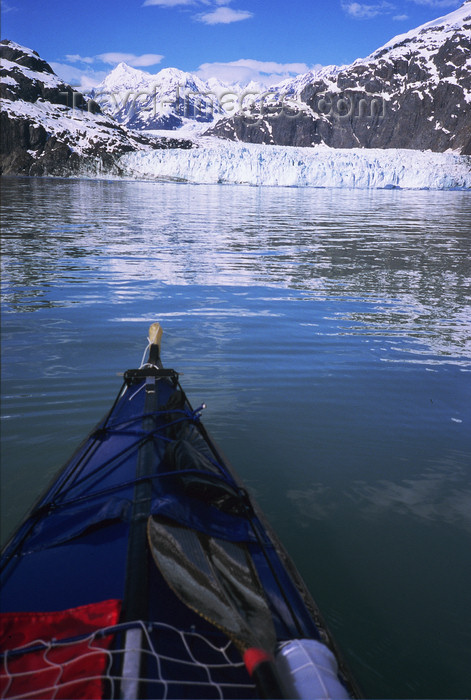 alaska166: Alaska - Glacier bay - kayaking in front of Margerie glacier - photo by E.Petitalot - (c) Travel-Images.com - Stock Photography agency - Image Bank