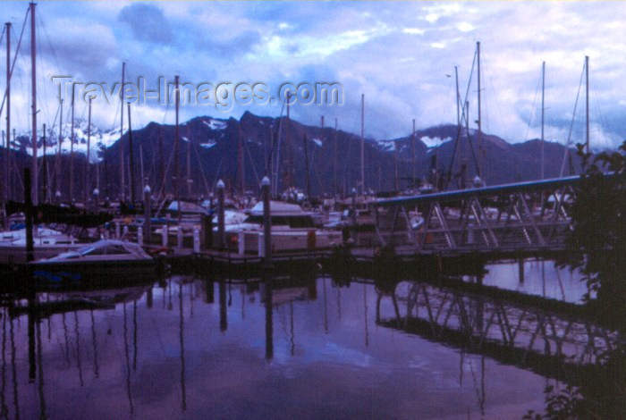 alaska28: Alaska - Seward / SWD: late on the marina - boat harbor - photo by F.Rigaud - (c) Travel-Images.com - Stock Photography agency - Image Bank