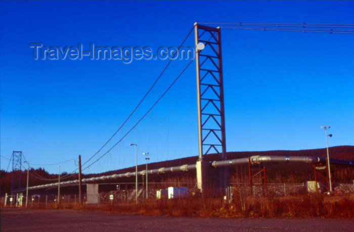 alaska3: Alaska - Anchorage / ANC: following the Alaska pipeline - photo by F.Rigaud - (c) Travel-Images.com - Stock Photography agency - Image Bank