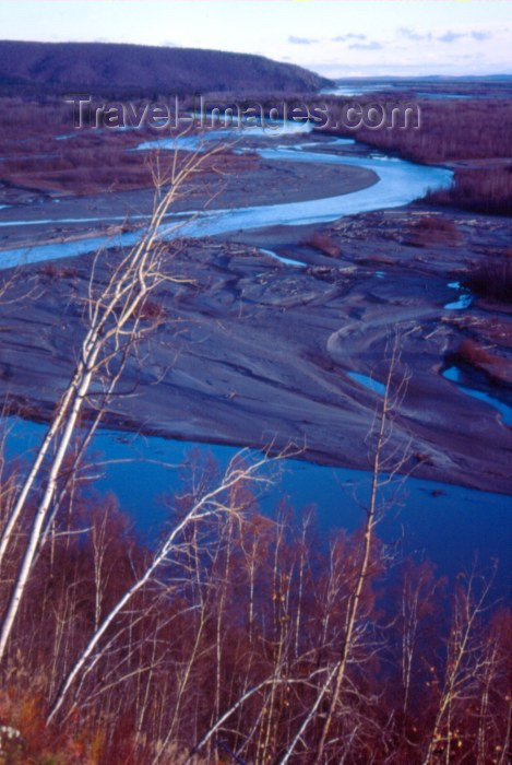 alaska41: Alaska - Chicken: river bends - photo by F.Rigaud - (c) Travel-Images.com - Stock Photography agency - Image Bank