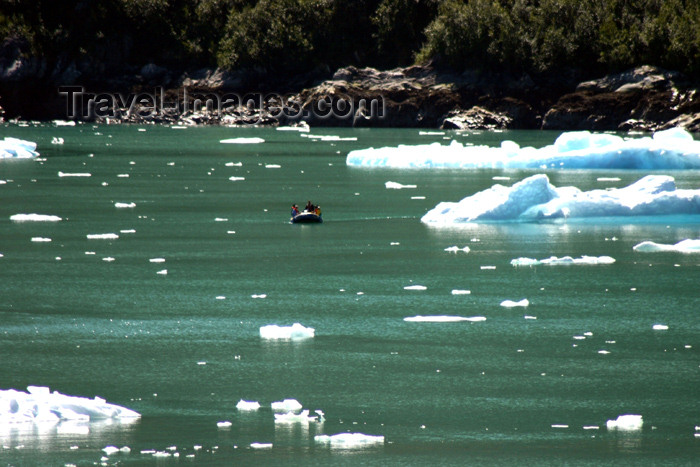 alaska57: Alaska's Inside Passage - Tracy Arm Fjord: zodiac and icebergs (photo by Robert Ziff) - (c) Travel-Images.com - Stock Photography agency - Image Bank