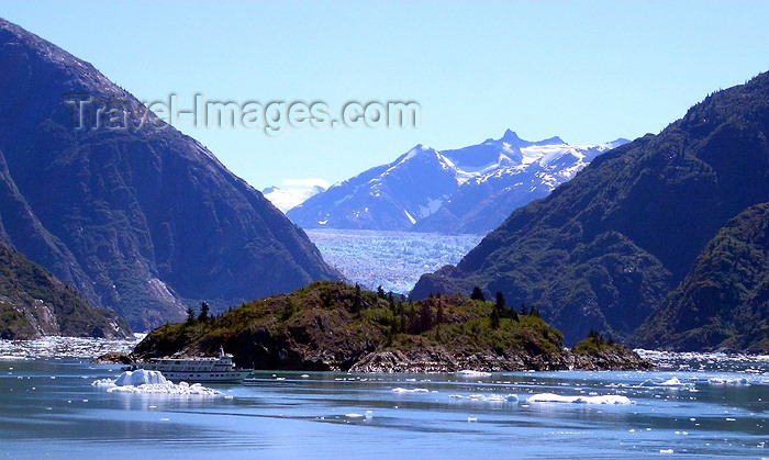 alaska61: Alaska's Inside Passage - Tracy Arm Fjord : islet near the South Sawyer Glacier (photo by Robert Ziff) - (c) Travel-Images.com - Stock Photography agency - Image Bank