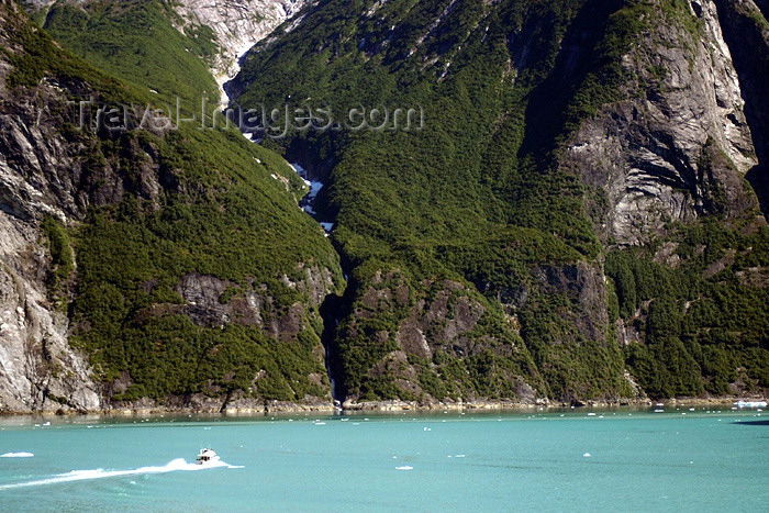 alaska63: Alaska's Inside Passage - Tracy Arm Fjord: following the coast (photo by Robert Ziff) - (c) Travel-Images.com - Stock Photography agency - Image Bank
