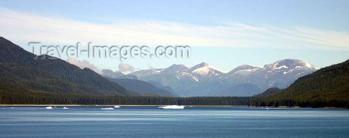 alaska64: Alaska's Inside Passage - Tracy Arm Fjord: forest and mountains (photo by Robert Ziff) - (c) Travel-Images.com - Stock Photography agency - Image Bank