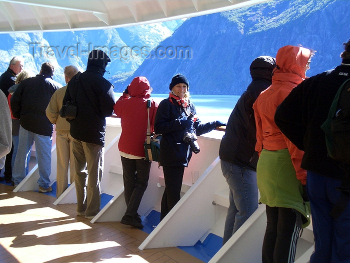 alaska68: Alaska's Inside Passage - Tracy Arm Fjord : happy photographer (photo by Robert Ziff) - (c) Travel-Images.com - Stock Photography agency - Image Bank