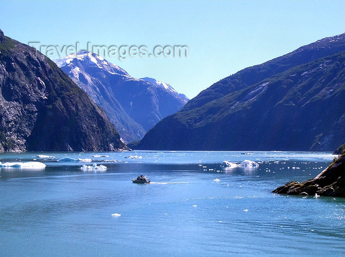 alaska69: Alaska's Inside Passage - Tracy Arm Fjord: noon on the fjord (photo by Robert Ziff) - (c) Travel-Images.com - Stock Photography agency - Image Bank