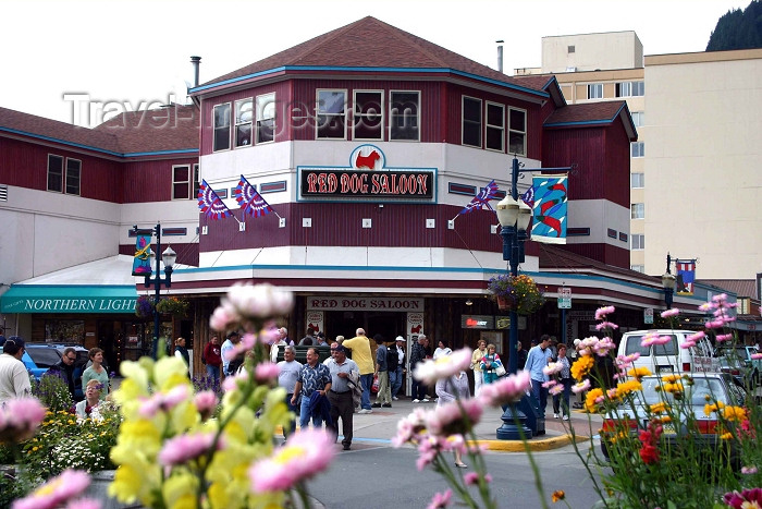 alaska81: Alaska - Juneau: Red Dog Saloon (photo by Robert Ziff) - (c) Travel-Images.com - Stock Photography agency - Image Bank