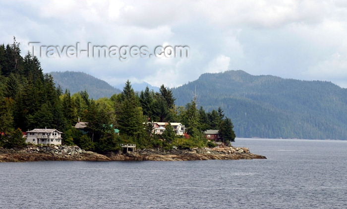 alaska86: Alaska - Ketchikan: houses by the sea (photo by Robert Ziff) - (c) Travel-Images.com - Stock Photography agency - Image Bank