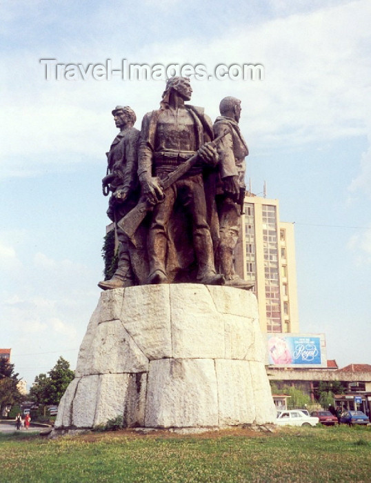 albania1: Albania / Shqiperia - Shkoder / Skadar / Scutari / Shkodra: brothers in arms - Five Heroes square - photo by M.Torres - (c) Travel-Images.com - Stock Photography agency - Image Bank