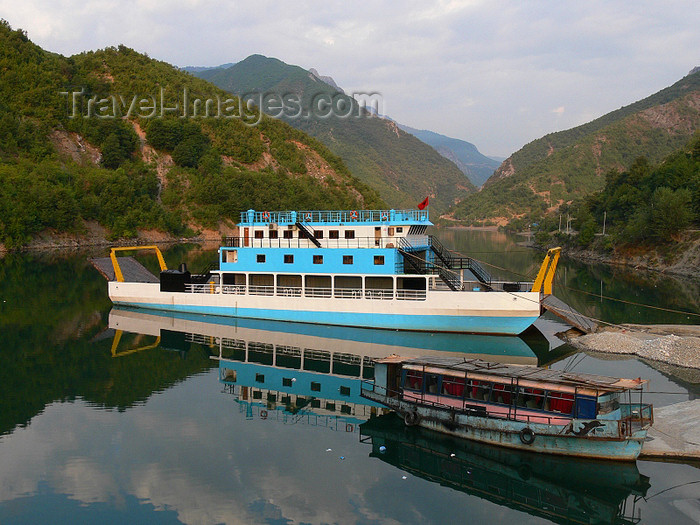 albania124: Fierzë - Pukë, Shkodër county, Albania: ferry and the Drin river valley - photo by J.Kaman - (c) Travel-Images.com - Stock Photography agency - Image Bank