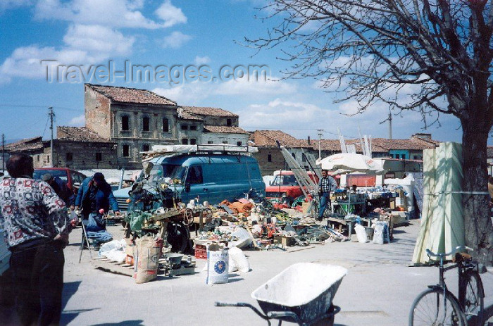 albania23: Albania / Shqiperia - Korçë / Korça / Korce: at the bazar - photo by M.Torres - (c) Travel-Images.com - Stock Photography agency - Image Bank