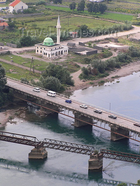 albania48: Albania / Shqiperia - Shkodër/ Shkoder / Shkodra: mosque and bridges - photo by J.Kaman - (c) Travel-Images.com - Stock Photography agency - Image Bank