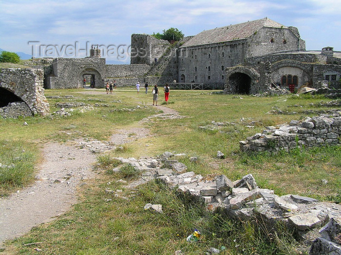 albania49: Albania / Shqiperia - Shkodër/ Shkoder / Shkodra: ruins in the Rozafa fortress - photo by J.Kaman - (c) Travel-Images.com - Stock Photography agency - Image Bank