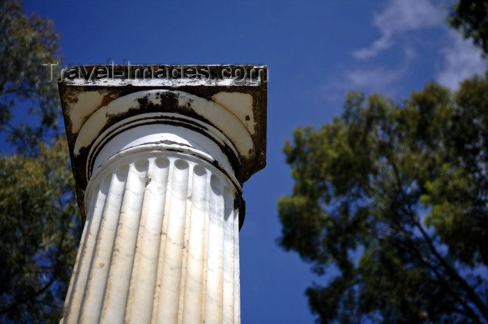 albania63: Butrint, Sarandë, Vlorë County, Albania: Doric order capital - ruins of the ancient Roman city of Buthrotum - UNESCO list of World Heritage Sites - photo by A.Dnieprowsky - (c) Travel-Images.com - Stock Photography agency - Image Bank