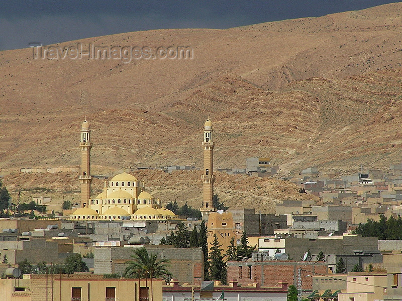 algeria106: Algeria / Algerie - Bou Saada: Byzantine inspired mosque - Agia Sophia replica - photo by J.Kaman - mosquée d'inspiration bizantine - reproduction de l'Agia Sophia - (c) Travel-Images.com - Stock Photography agency - Image Bank