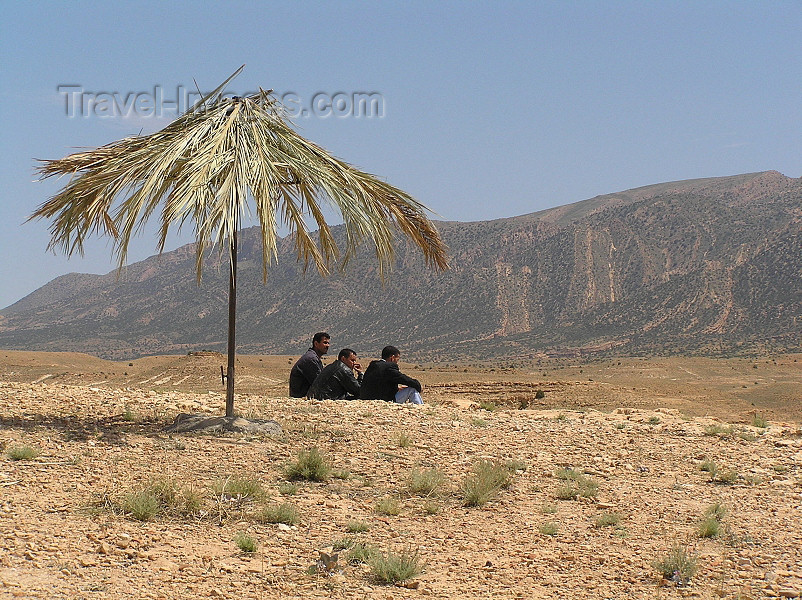 algeria135: Algeria / Algerie - Gorges de Tighanimine - El Abiod - Batna wilaya -  Massif des Aurès: beach life? - photo by J.Kaman - la vie de plage? - (c) Travel-Images.com - Stock Photography agency - Image Bank