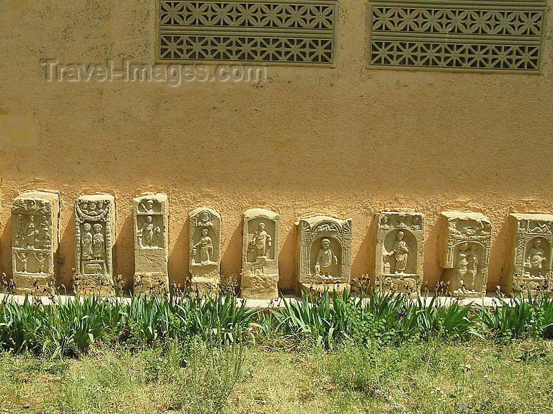 algeria151: Algeria / Algerie - Timgad - Batna wilaya: Roman art - UNESCO World Heritage - photo by J.Kaman - art romain - patrimoine mondial - (c) Travel-Images.com - Stock Photography agency - Image Bank