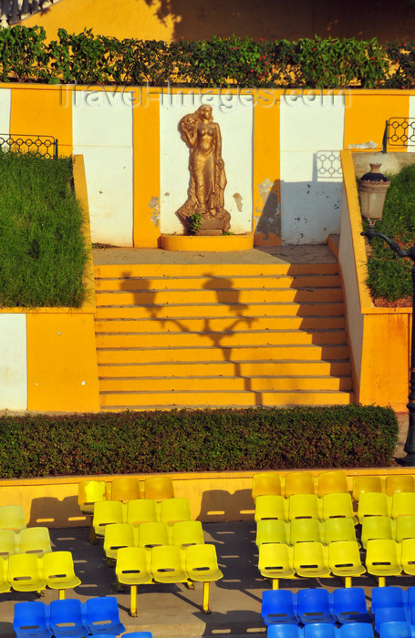 algeria157: Oran, Algeria / Algérie: nymph statue - Théâtre de Verdure Hasni-Chekroun - open air theatre - photo by M.Torres | statue d'une nymphe - Théâtre de Verdure Hasni-Chekroun - (c) Travel-Images.com - Stock Photography agency - Image Bank