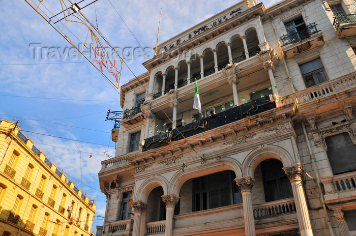 algeria217: Oran, Algeria / Algérie: former building of the Bank of Algeria - Bd Emir Abdelkader - Place Frantz Fanon - Mohamed Khemisti street - photo by M.Torres | ex Banque de L'Algérie - Boulevard Emir Abdelkader - Place Frantz Fanon - Rue Mohamed Khemisti - (c) Travel-Images.com - Stock Photography agency - Image Bank