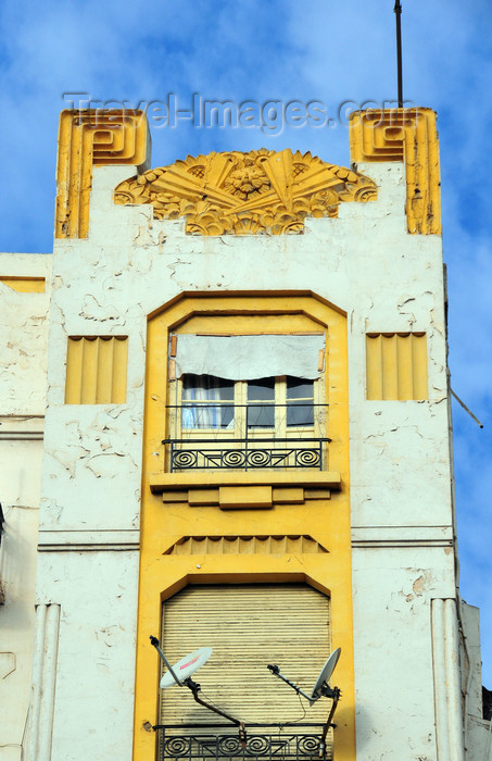 algeria241: Oran, Algeria / Algérie: Art Deco - Oran's colonial architecture - Bd Maata Mohamed El Habib - former Bd Joffre - photo by M.Torres | Art Deco - l'architecture coloniale d'Oran - Boulevard Maata Mohamed El Habib - ex Boulevard Maréchal Joffre - (c) Travel-Images.com - Stock Photography agency - Image Bank