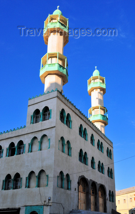 algeria273: Algeria / Algérie - Béjaïa / Bougie / Bgayet - Kabylie: mosque at the beginning of Rue de la Liberté | mosquée - Rue de la Liberté - photo by M.Torres - (c) Travel-Images.com - Stock Photography agency - Image Bank