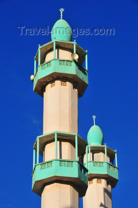 algeria274: Algeria / Algérie - Béjaïa / Bougie / Bgayet - Kabylie: minarets - mosque at the beginning of Rue de la Liberté | minarets - mosquée - Rue de la Liberté - photo by M.Torres - (c) Travel-Images.com - Stock Photography agency - Image Bank