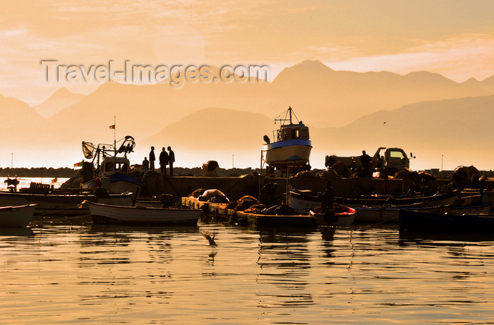 algeria295: Algeria / Algérie - Béjaïa / Bougie / Bgayet - Kabylie: fishing harbour with the Babor mountains in the background | port de pêche - au fond la chaîne montagneuse des Babor - photo by M.Torres - (c) Travel-Images.com - Stock Photography agency - Image Bank