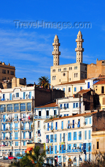 algeria298: Algeria / Algérie - Béjaïa / Bougie / Bgayet - Kabylie: Sidi El Mouhoub mosque and the upper town | Mosquée Sidi El Mouhoub et l'haute-ville - photo by M.Torres - (c) Travel-Images.com - Stock Photography agency - Image Bank