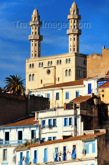 algeria299: Algeria / Algérie - Béjaïa / Bougie / Bgayet - Kabylie: Sidi El Mouhoub mosque and white and blue façades | Mosquée Sidi El Mouhoub et façades en blanc et bleu - photo by M.Torres - (c) Travel-Images.com - Stock Photography agency - Image Bank