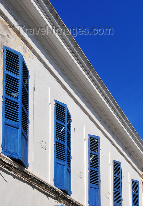 algeria321: Algeria / Algérie - Béjaïa / Bougie / Bgayet - Kabylie: Rue du Vieillard - windows with blue jalousies | Rue du Vieillard - fenêtres bleus en jalousie - photo by M.Torres - (c) Travel-Images.com - Stock Photography agency - Image Bank