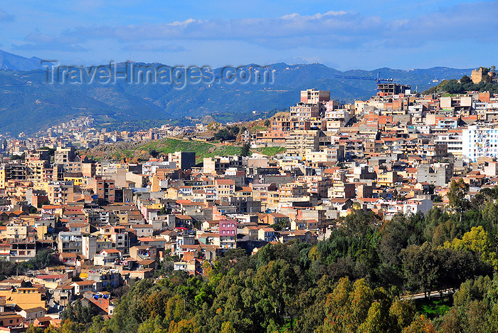 algeria342: Algeria / Algérie - Béjaïa / Bougie / Bgayet - Kabylie: anarchic urban planning | urbanisme anarchique - photo by M.Torres - (c) Travel-Images.com - Stock Photography agency - Image Bank