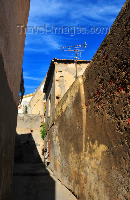 algeria343: Algeria / Algérie - Béjaïa / Bougie / Bgayet - Kabylie: dead-end in the kasbah | casbah - impasse - photo by M.Torres - (c) Travel-Images.com - Stock Photography agency - Image Bank