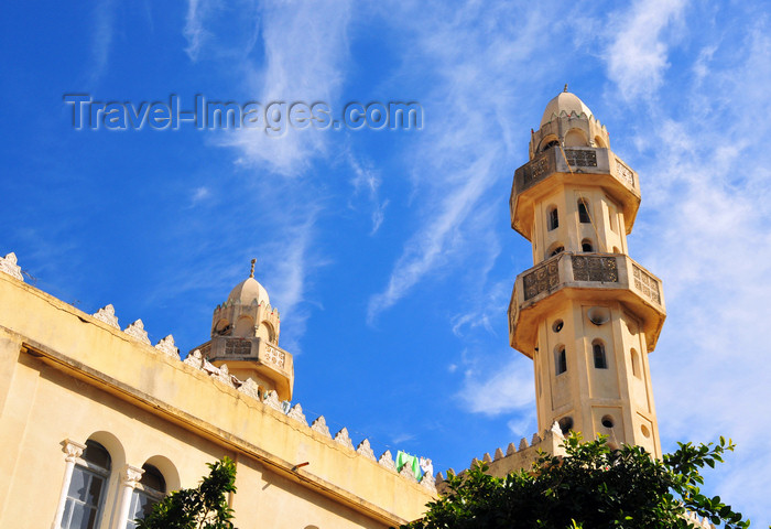algeria360: Algeria / Algérie - Béjaïa / Bougie / Bgayet - Kabylie: Sidi El Mouhoub mosque - minarets and sky | Mosquée Sidi El Mouhoub - minarets et ciel - photo by M.Torres - (c) Travel-Images.com - Stock Photography agency - Image Bank