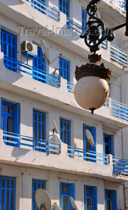 algeria366: Algeria / Algérie - Béjaïa / Bougie / Bgayet - Kabylie: street light and façade - Boulevard Biziou | lampadaire et façade - Boulevard Biziou - photo by M.Torres - (c) Travel-Images.com - Stock Photography agency - Image Bank