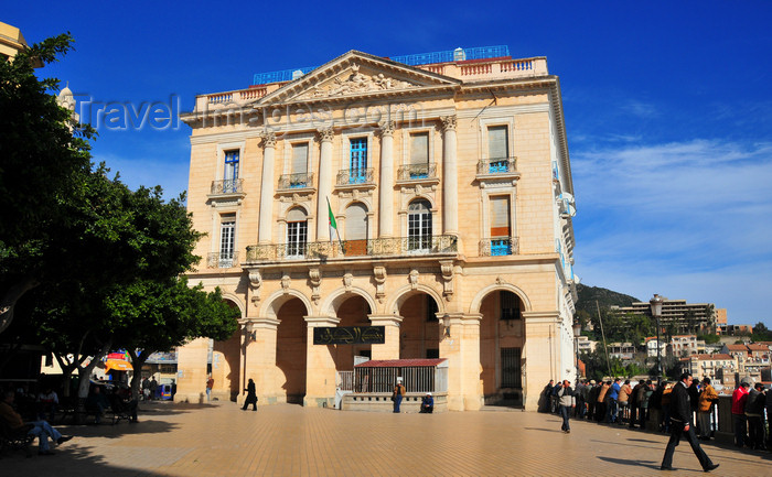 algeria371: Algeria / Algérie - Béjaïa / Bougie / Bgayet - Kabylie: Bank of Algeria - Gueydon square, named after Admiral Count Louis Henri de Gueydon, Governor-General of Algeria | Banque d'Algérie - la place porte le nom du Gouverneur Général de l'Algérie, comte amiral Louis Henri de Gueydon - photo by M.Torres - (c) Travel-Images.com - Stock Photography agency - Image Bank