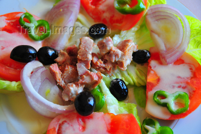 algeria375: Algeria / Algérie - Béjaïa / Bougie / Bgayet - Kabylie: tuna salad - Mediterranean cuisine | salade au thon - photo by M.Torres - (c) Travel-Images.com - Stock Photography agency - Image Bank